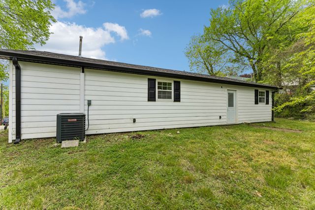 330 W Washington St, Pulaski, TN 38478