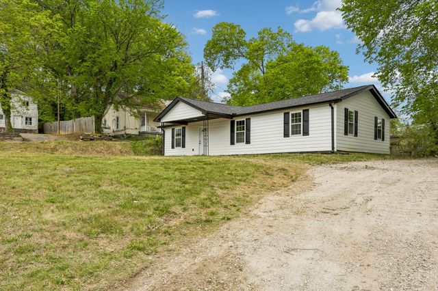 330 W Washington St, Pulaski, TN 38478