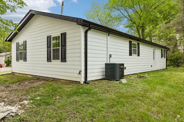 330 W Washington St, Pulaski, TN 38478