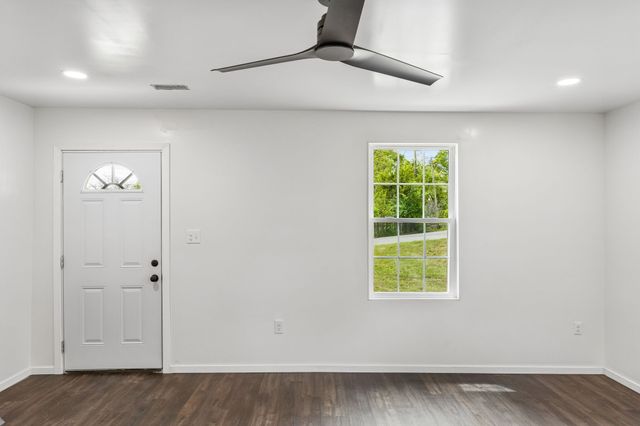 330 W Washington St, Pulaski, TN 38478