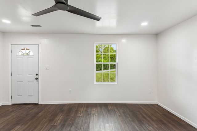 330 W Washington St, Pulaski, TN 38478