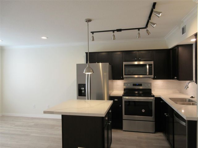 300 Pecore Street 11, Houston, TX 77009