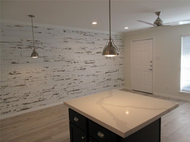 300 Pecore Street 11, Houston, TX 77009