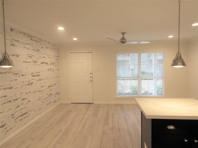 300 Pecore Street 11, Houston, TX 77009