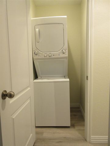 300 Pecore Street 11, Houston, TX 77009