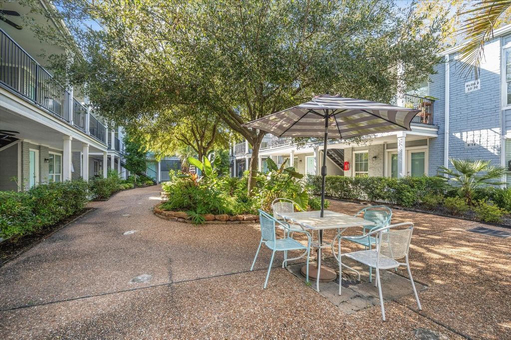 300 Pecore Street 11, Houston, TX 77009