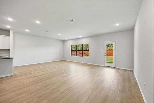 3204 Royal Forest Drive, Denton, TX 76208