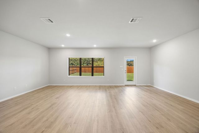 3204 Royal Forest Drive, Denton, TX 76208