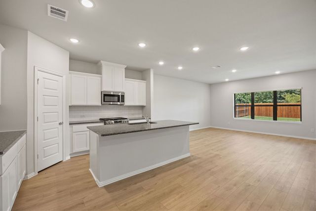 3204 Royal Forest Drive, Denton, TX 76208