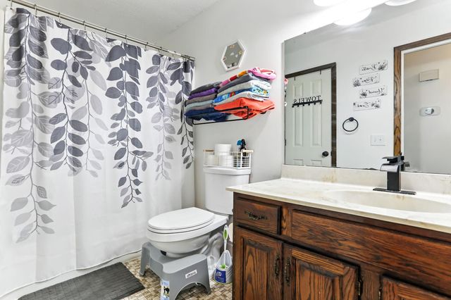 3945 Gershwin Avenue N, Oakdale, MN 55128