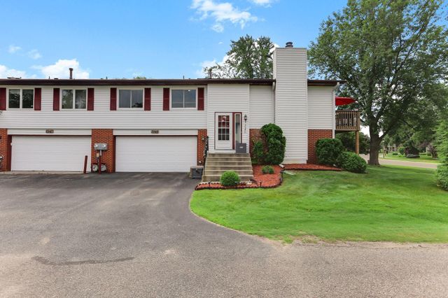 3945 Gershwin Avenue N, Oakdale, MN 55128