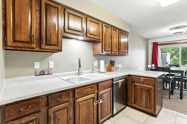 3945 Gershwin Avenue N, Oakdale, MN 55128