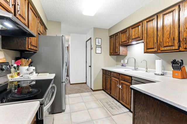 3945 Gershwin Avenue N, Oakdale, MN 55128