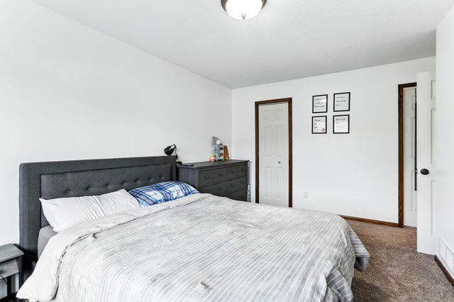 3945 Gershwin Avenue N, Oakdale, MN 55128