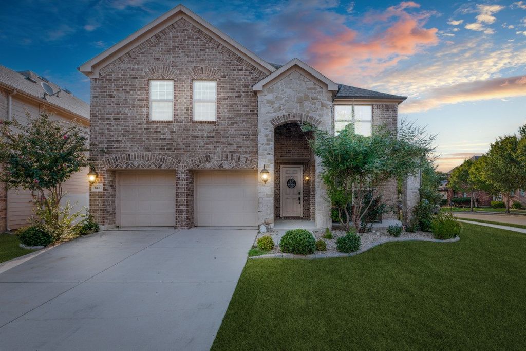 816 Hartsfield Street, Aubrey, TX 76227