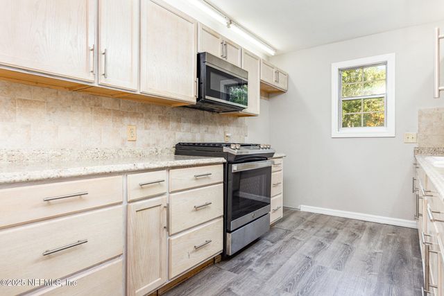 4341 CHOKEBERRY Road, Middleburg, FL 32068