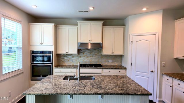 1521 Tinos Overlook Way, Apex, NC 27502