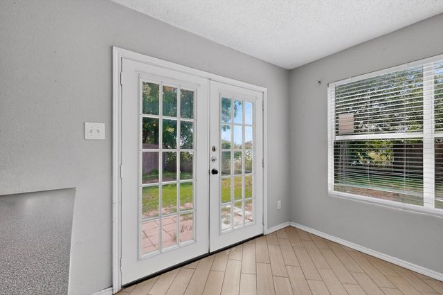 1001 Vicksburg Drive, Ennis, TX 75119