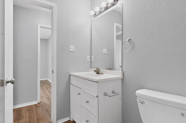 1001 Vicksburg Drive, Ennis, TX 75119