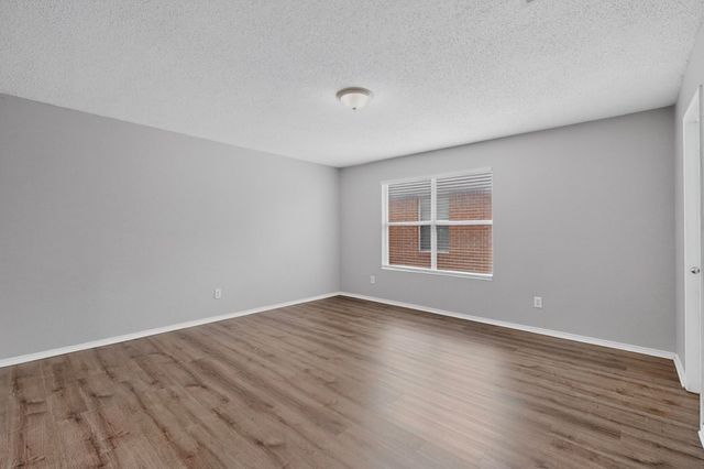 1001 Vicksburg Drive, Ennis, TX 75119