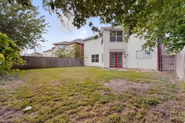 1001 Vicksburg Drive, Ennis, TX 75119