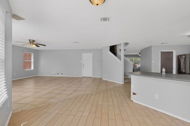 1001 Vicksburg Drive, Ennis, TX 75119