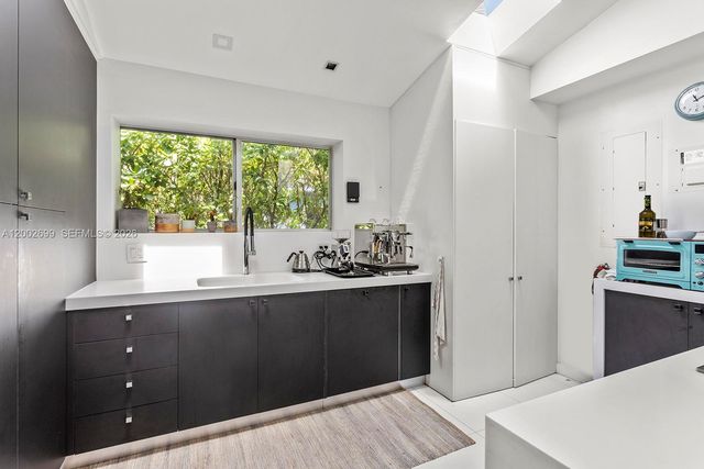 570 NE 52nd Ter 0, Miami, FL 33137