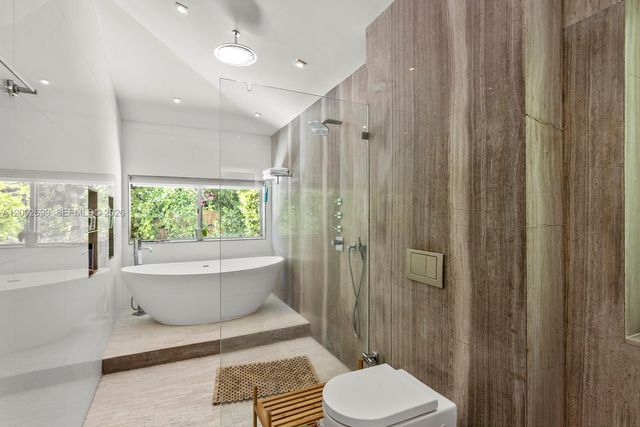 570 NE 52nd Ter 0, Miami, FL 33137