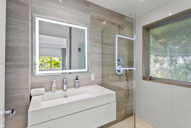 570 NE 52nd Ter 0, Miami, FL 33137