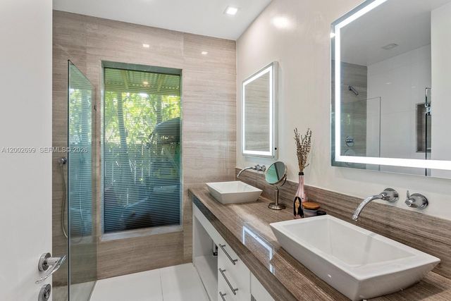 570 NE 52nd Ter 0, Miami, FL 33137