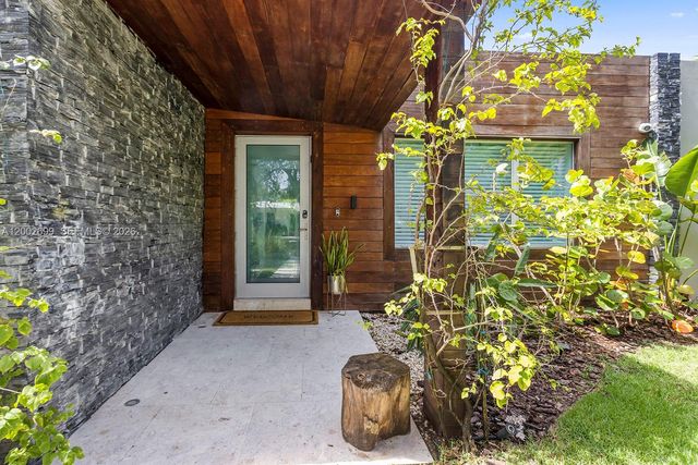 570 NE 52nd Ter 0, Miami, FL 33137