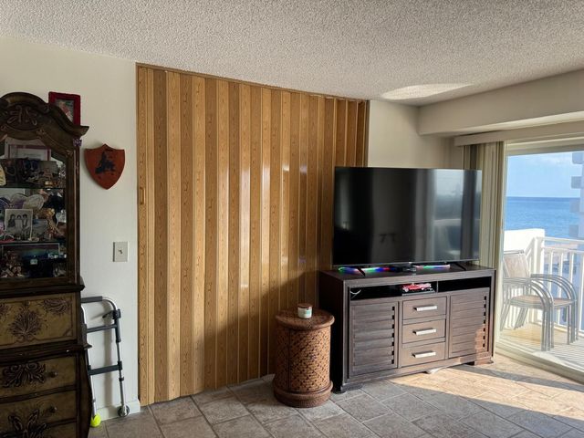 4505 S Ocean Boulevard 303, Highland Beach, FL 33487