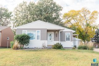 405 S Blaine Ave Avenue, Sioux Falls, SD 57103