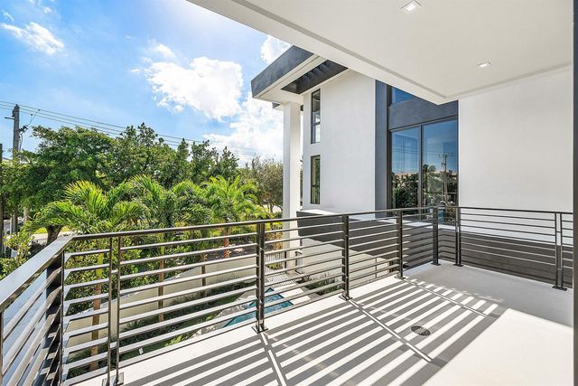 810 Andrews Avenue, Delray Beach, FL 33483