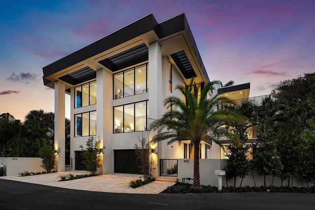 810 Andrews Avenue, Delray Beach, FL 33483