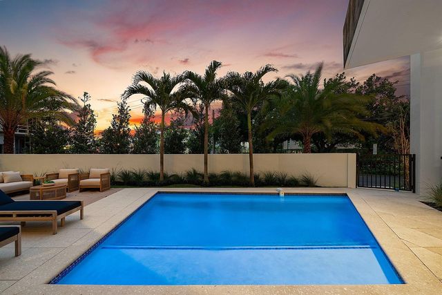 810 Andrews Avenue, Delray Beach, FL 33483