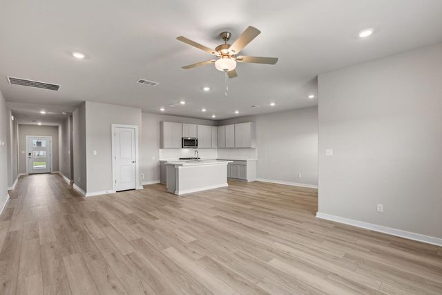 145 Ayres Horn, Cedar Creek, TX 78612
