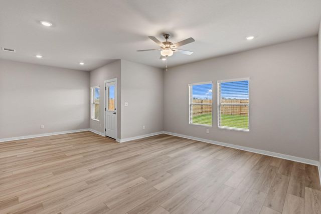 145 Ayres Horn, Cedar Creek, TX 78612
