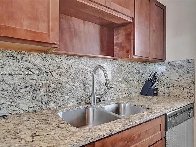 1475 NE 125th Ter 604B, North Miami, FL 33161