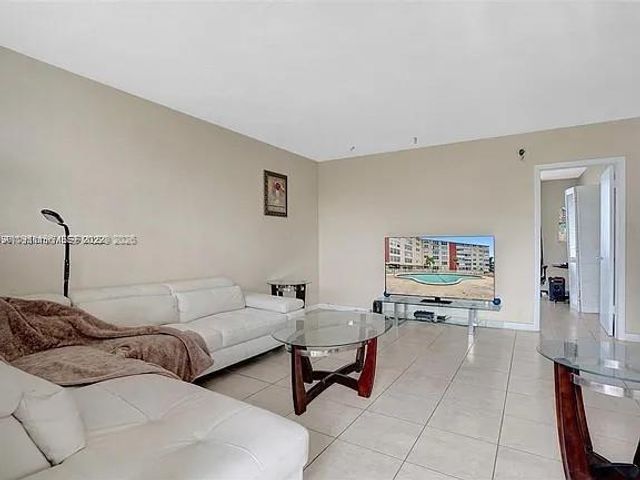 1475 NE 125th Ter 604B, North Miami, FL 33161