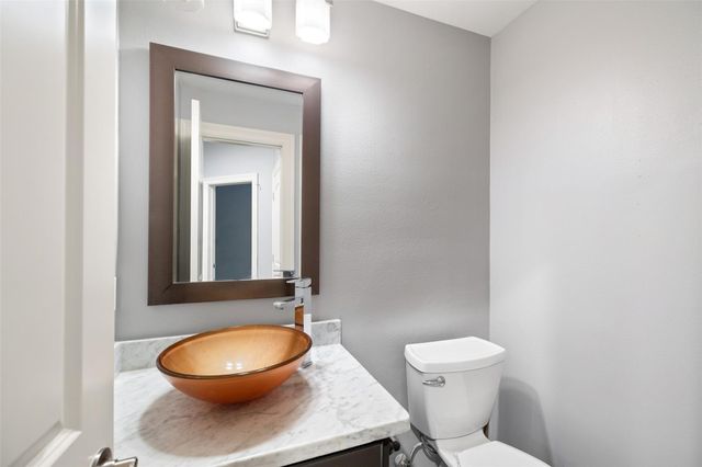 3501 Chenevert Street 17, Houston, TX 77004