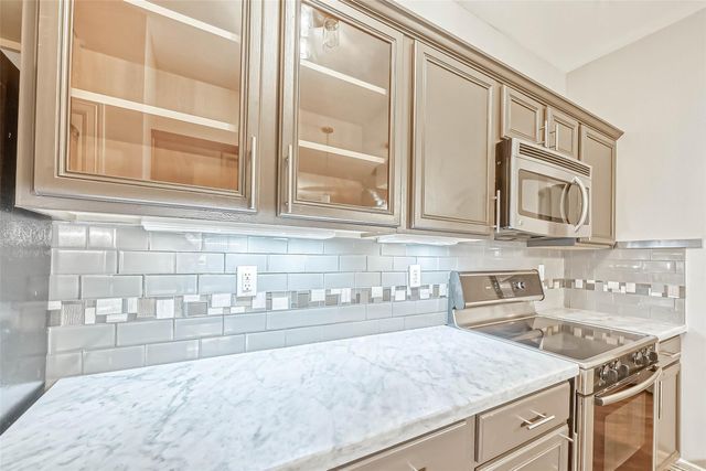 3501 Chenevert Street 17, Houston, TX 77004