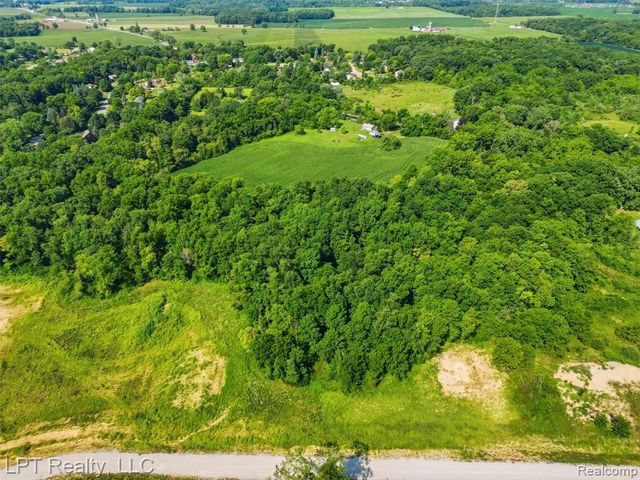 9557 Creekside Drive, Saline, MI 48176