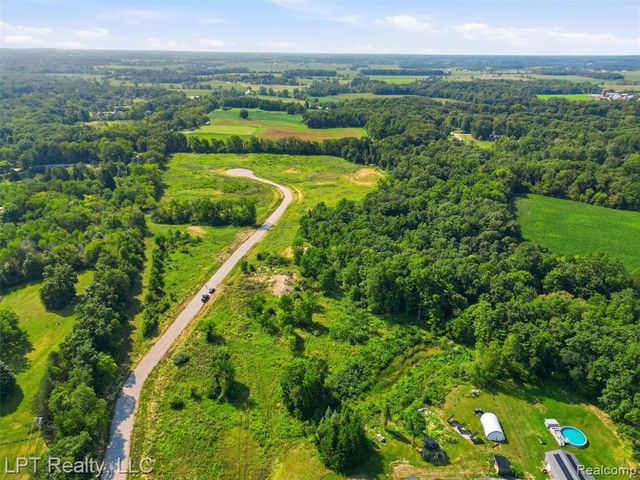 9557 Creekside Drive, Saline, MI 48176