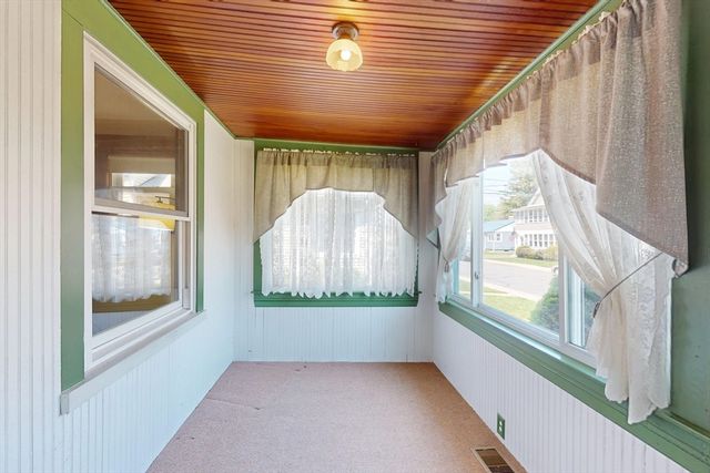 315 Hillside Ave, Holyoke, MA 01040