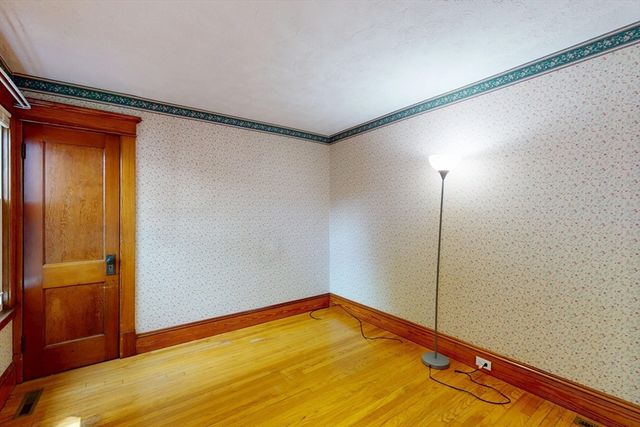 315 Hillside Ave, Holyoke, MA 01040