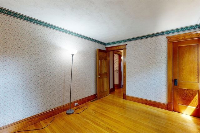 315 Hillside Ave, Holyoke, MA 01040