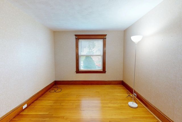 315 Hillside Ave, Holyoke, MA 01040