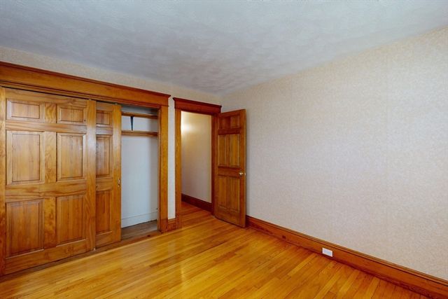 315 Hillside Ave, Holyoke, MA 01040
