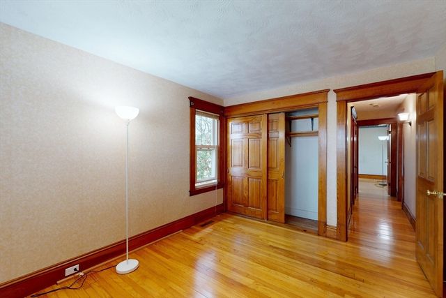 315 Hillside Ave, Holyoke, MA 01040